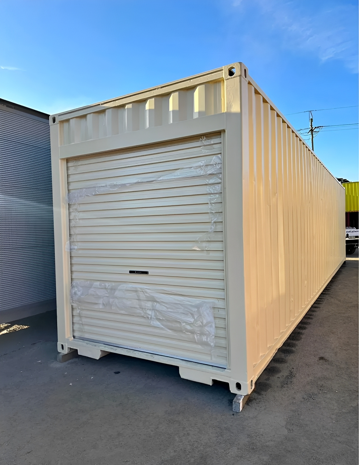 40ft-storage-container-with-roll-up-door